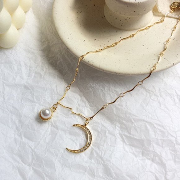 Myth X Dream Jewelry - LAST ONE 💖Moon Faux Pearl Necklace